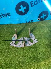 Крепление магнитофона Toyota Prius 2010