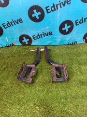 Петля капота Toyota Prius 2010