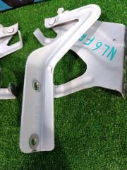 Петля капота передняя Leaf 2019 ze1 EM57