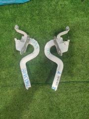 Петля капота Toyota Aqua 2017