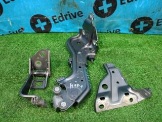 Фото запчасти петля двери задняя левая Honda Stepwgn 2017 контрактная запчасть Запчасть петля двери задняя левая Honda Stepwgn 2017