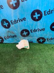 Крепление бампера Nissan Leaf 2019 контрактная Крепление бампера Nissan Leaf 2019