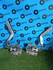 Запчасть петля капота Toyota Aqua 2013