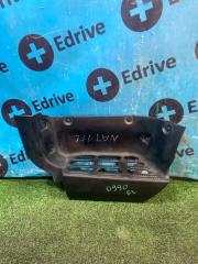 Запчасть подставка под ногу передняя левая Nissan Atlas 2013