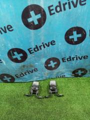 Запчасть петля двери передняя Toyota Yaris 2019