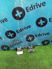 Запчасть петля двери задняя Toyota Yaris 2019