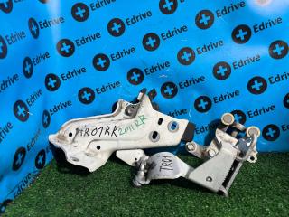 Запчасть ролик раздвижной двери правый Toyota Roomy 2019