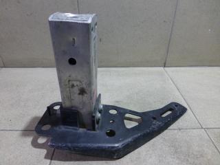 Запчасть кронштейн усилителя переднего бампера правый Audi A6