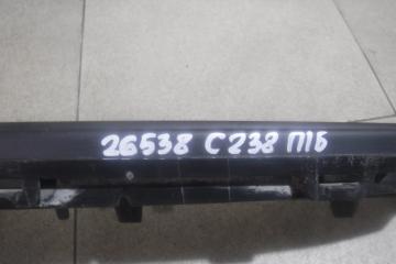 Решетка в бампер центральная E-class C238