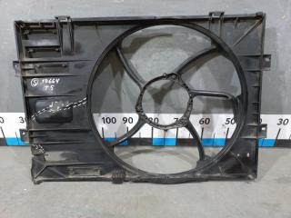Фото запчасти диффузор вентилятора Volkswagen Transporter Б/У запчасть Запчасть диффузор вентилятора Volkswagen Transporter