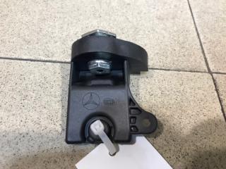 Кронштейн фар правый Mercedes-Benz E-Class Б/У Кронштейн фар правый Mercedes-Benz E-Class