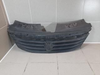 Решетка радиатора Renault Logan