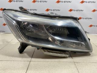 Запчасть фара правая Nissan Pathfinder
