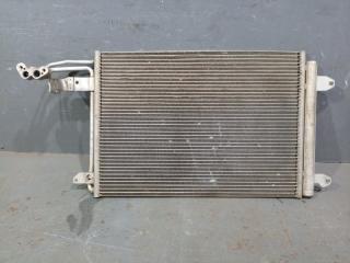 Радиатор кондиционера Volkswagen Golf