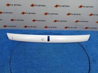 Запчасть накладка решетки радиатора Hongqi Hs3