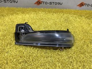 Повторитель в зеркало правое Toyota Fortuner Б/У Повторитель в зеркало правое Toyota Fortuner