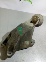 Кронштейн опоры двигателя правый Audi A4 1994- 2001