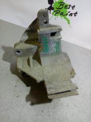 Запчасть кронштейн двс передний Ford Focus 1998- 2005