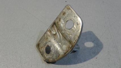Петля замка передняя правая Octavia 1996- 2010 1U2 AKL Петля замка передняя правая Octavia 1996- 2010 1U2 AKL