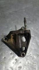 Запчасть кронштейн двс правый Toyota Corolla 2006-2013