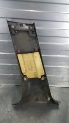 Накладка центральной стойки правая YRV 08.2000 - 08.2005 UA-M201G K3VE Накладка центральной стойки правая YRV 08.2000 - 08.2005 UA-M201G K3VE