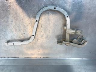 Петля крышки багажника правая Kia Spectra 2004-2011