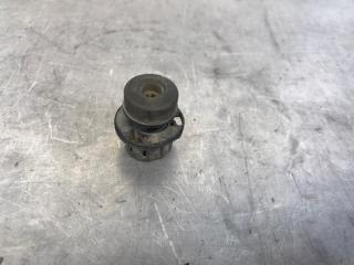 Отбойник капота Renault Megane 2002- 2009
