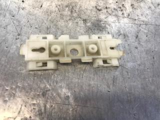 Фиксатор панели порога кузова Renault Scenic RX4 2000-2003