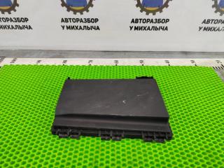Крышка блока предохранителей Opel Astra GTC 2004-2009