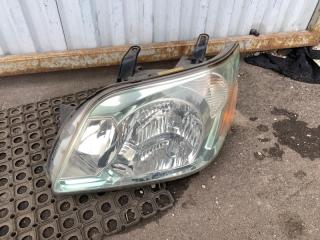 Фара Toyota noah 2004