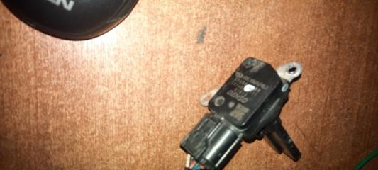 Запчасть датчик расхода воздуха Subaru Forester 2012