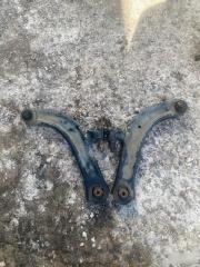 Запчасть рычаг подвески передний Nissan Serena 2005-2012