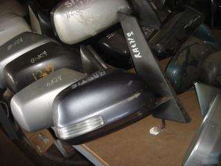 Запчасть зеркало правое Toyota Ractis 2005-2010