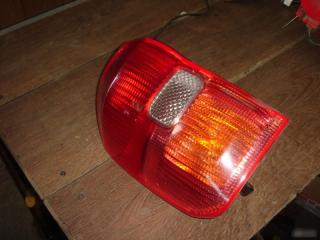 Запчасть стоп-сигнал Toyota RAV4 2000-2003