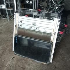 Запчасть люк Cadillac Escalade