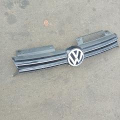 Запчасть решетка бампера Volkswagen Golf 6