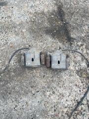 Запчасть суппорт тормозной передний Toyota Prius 2010