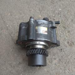 Фото запчасти насос вакуумный TOYOTA GRANVIA 1999 Б/У запчасть Запчасть насос вакуумный TOYOTA GRANVIA 1999