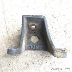 Фото запчасти опора двигателя TOYOTA GRANVIA 1999 Б/У запчасть Запчасть опора двигателя TOYOTA GRANVIA 1999