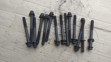 Фото запчасти болт TOYOTA GRANVIA 1999 Б/У запчасть Запчасть болт TOYOTA GRANVIA 1999