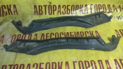 Запчасть накладка задней стойки внутренняя. TOYOTA CARINA 1990