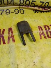 Запчасть заглушка крепления сидений. передняя правая TOYOTA MARK II