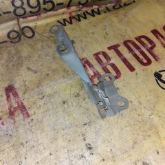 Фото запчасти петля капота передняя правая TOYOTA PLATZ 2002 Б/У запчасть Запчасть петля капота передняя правая TOYOTA PLATZ 2002