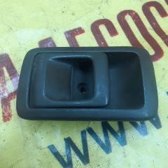 Фото запчасти ручка двери внутренняя задняя левая TOYOTA STARLET 1990 Б/У запчасть Запчасть ручка двери внутренняя задняя левая TOYOTA STARLET 1990