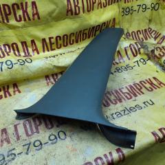 Запчасть накладка средней стойки внутренняя правая NISSAN Bluebird 1992