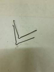 Запчасть скоба колодки передняя TOYOTA CARINA 1994