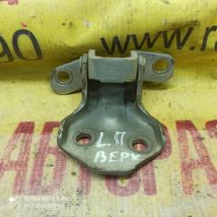 Фото запчасти петля двери передняя левая MAZDA FAMILIA S-wagon 2000 Б/У запчасть Запчасть петля двери передняя левая MAZDA FAMILIA S-wagon 2000