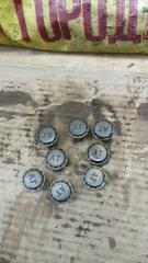 Фото запчасти болт HONDA Stepwgn 1999 Б/У запчасть Запчасть болт HONDA Stepwgn 1999