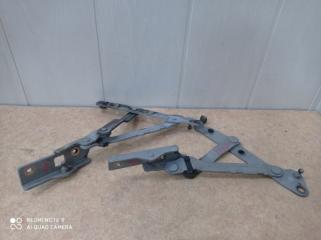 Петля крышки багажника Nissan Primera 1996