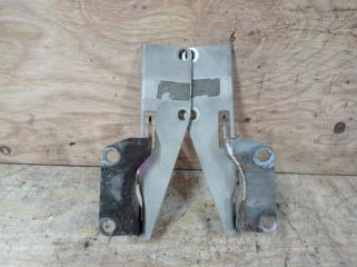 Петля капота Nissan Bassara 1999